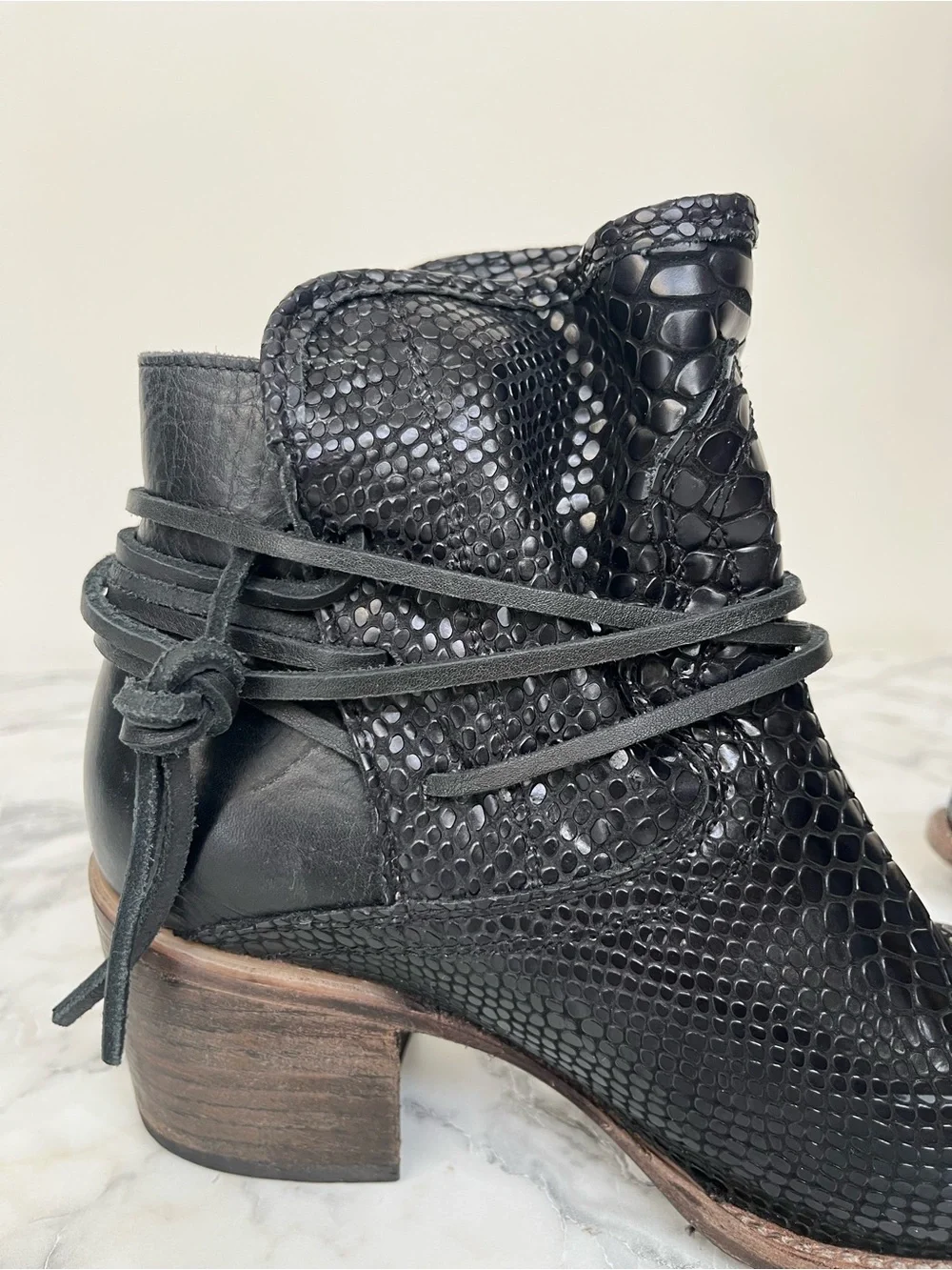 freebird minimal strapping comfort
